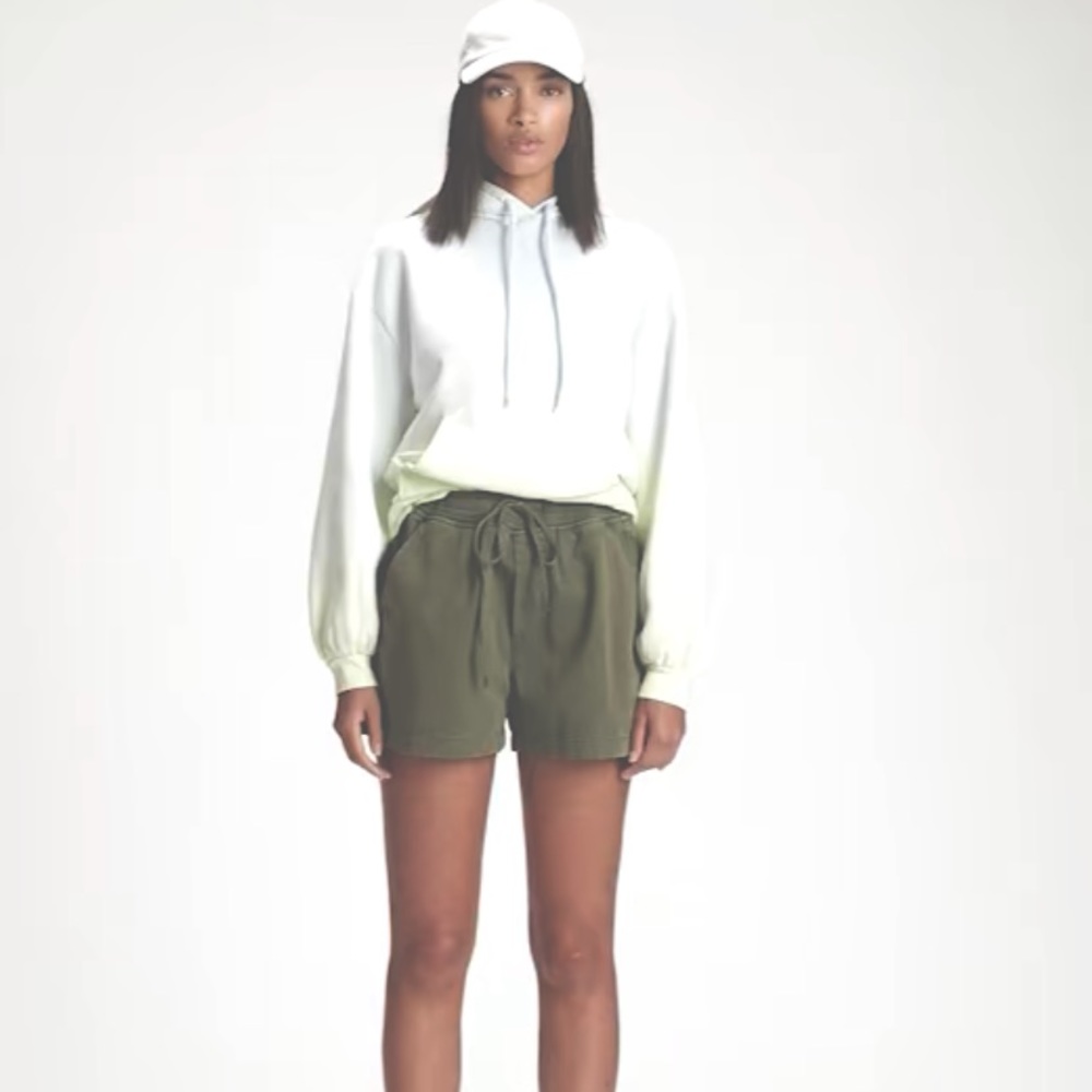 💚 Gap pull up shorts with washwell 2/$15